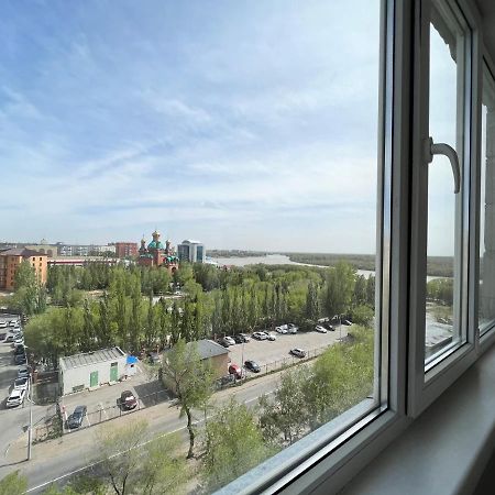 Luxury Apartments Pavlodar Esterno foto