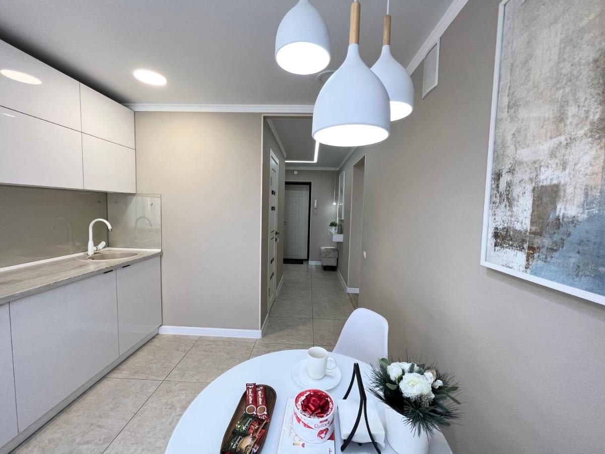 Luxury Apartments Pavlodar Esterno foto