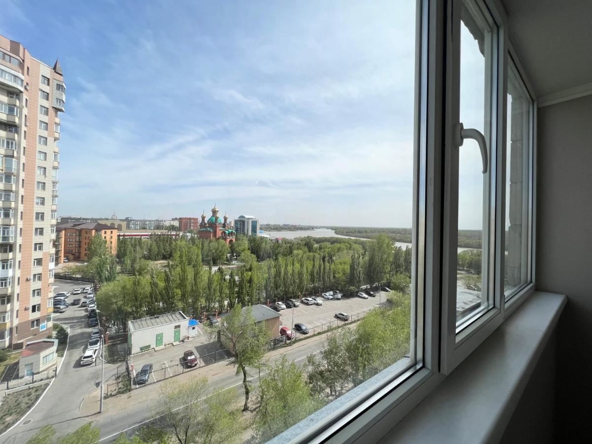 Luxury Apartments Pavlodar Esterno foto