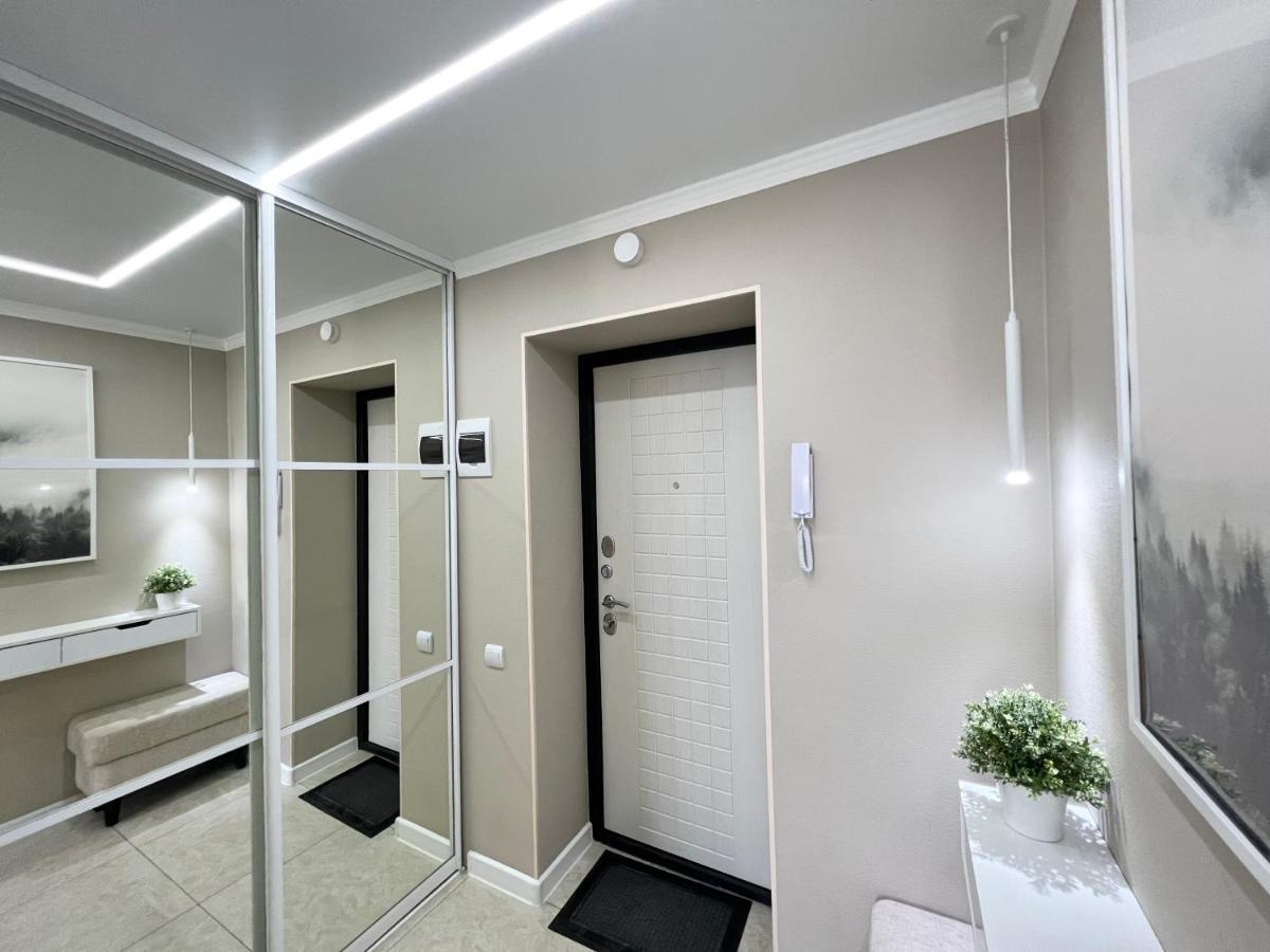 Luxury Apartments Pavlodar Esterno foto