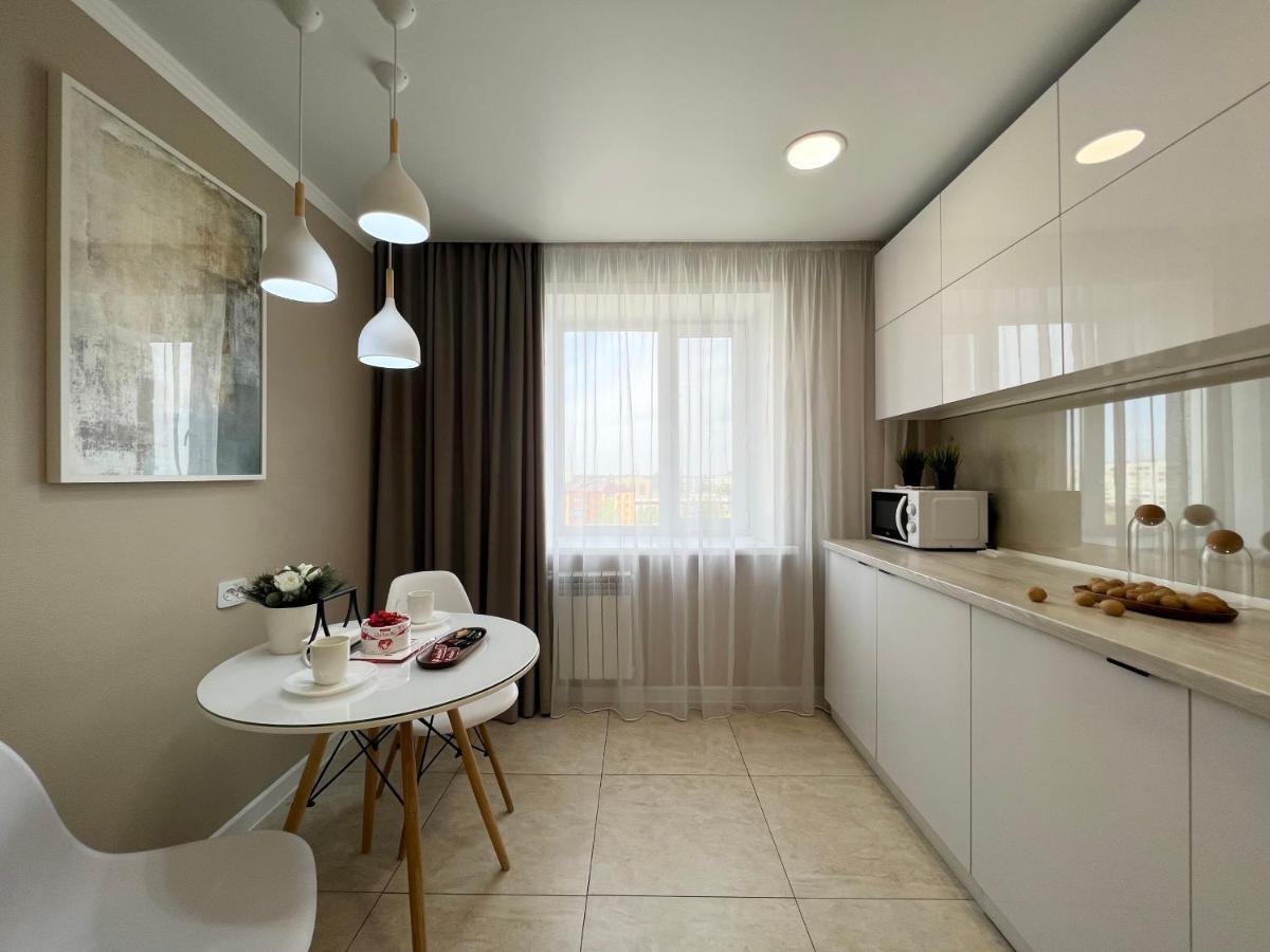 Luxury Apartments Pavlodar Esterno foto