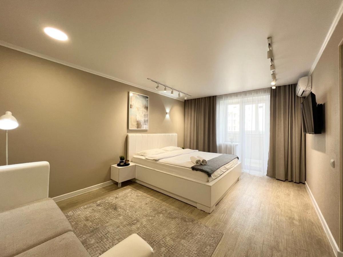 Luxury Apartments Pavlodar Esterno foto